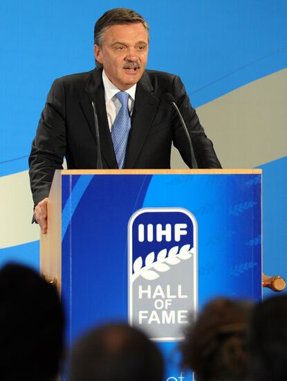Pavel Bure inducted into IIHF's Hall of Fame