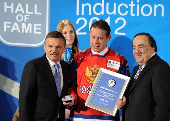 Pavel Bure inducted into IIHF's Hall of Fame