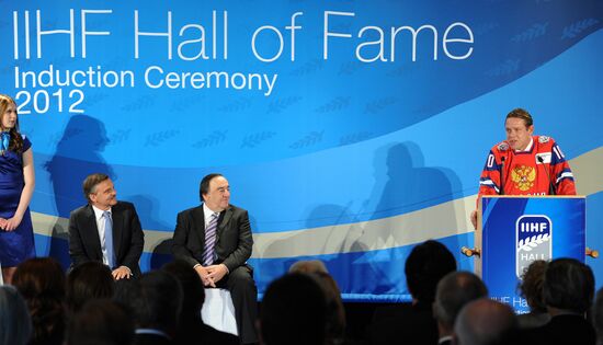 Pavel Bure inducted into IIHF's Hall of Fame