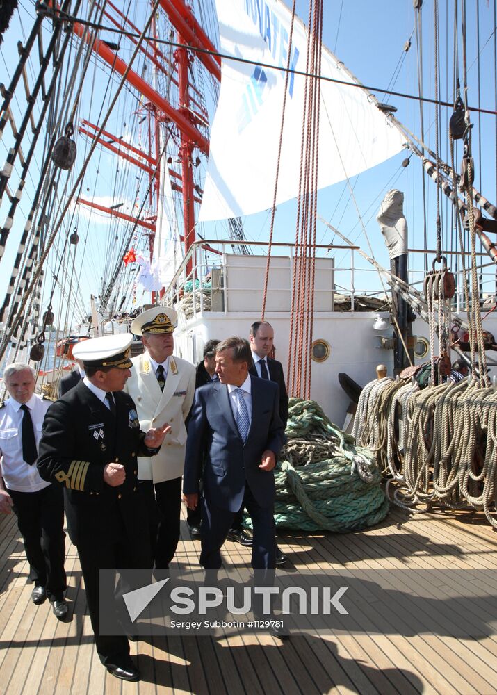 Farewell ceremony as barque Sedov leaves to circumnavigate globe