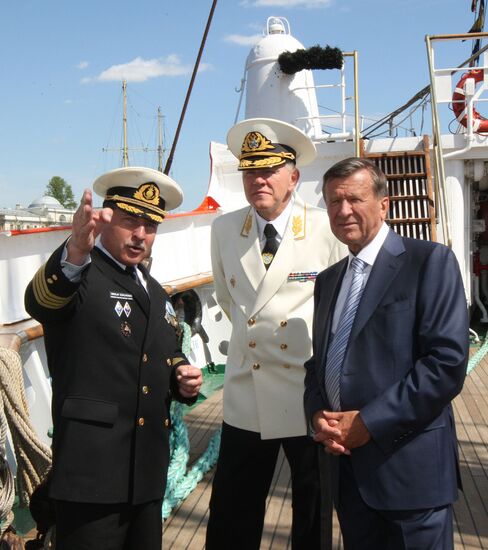 Farewell ceremony as barque Sedov leaves to circumnavigate globe