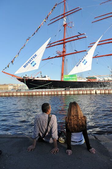 Barque Sedov sets off to circumnavigate the globe