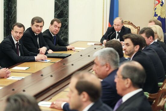 Vladimir Putin meets with members of the government