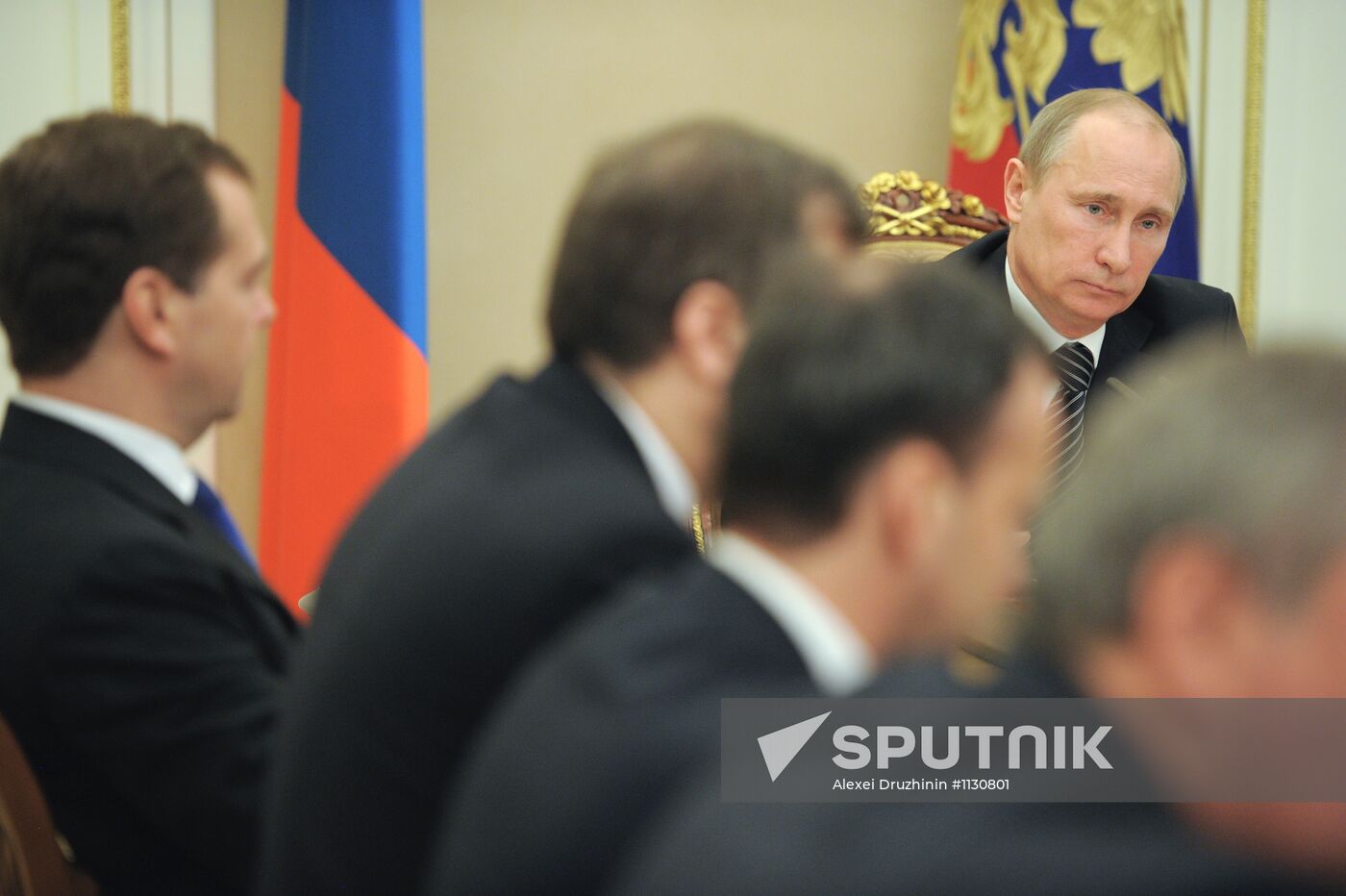Vladimir Putin meets with government members