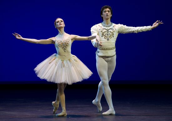 Benois de la Danse Stars of Various Years gala performance