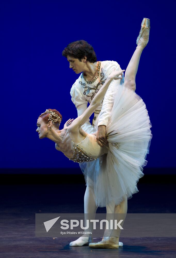 Benois de la Danse Stars of Various Years gala performance