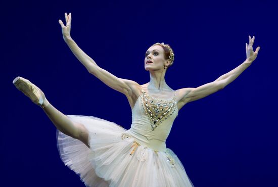 Benois de la Danse Stars of Various Years gala performance