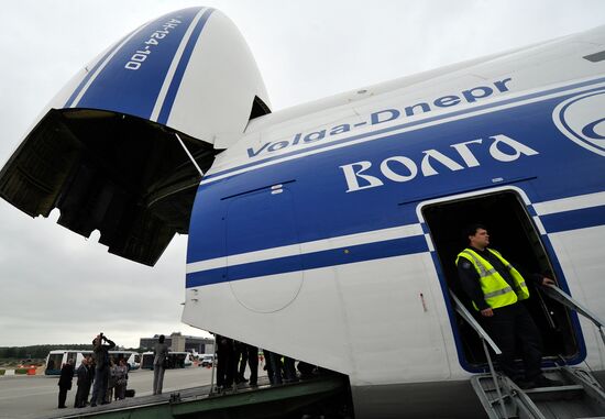 Volga-Dnepr and AirBridgeCarg planes presentation
