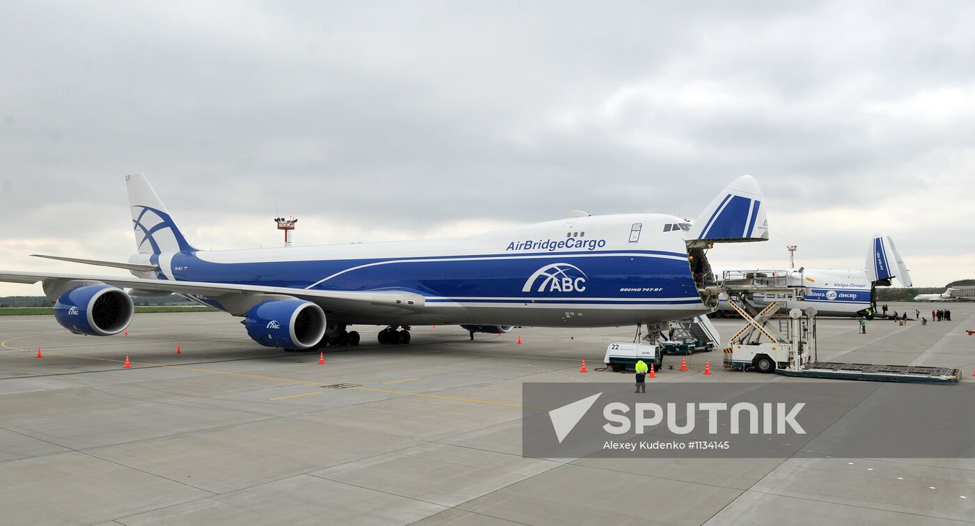 Volga-Dnepr and AirBridgeCargo planes presentation