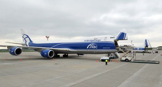 Volga-Dnepr and AirBridgeCargo planes presentation