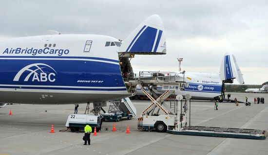 Volga-Dnepr and AirBridgeCargo planes presentation