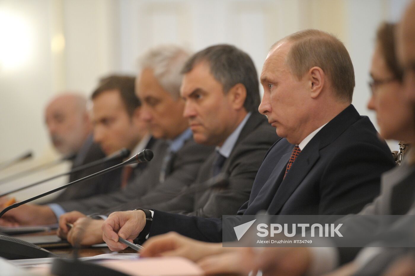 Vladimir Putin meets with business community