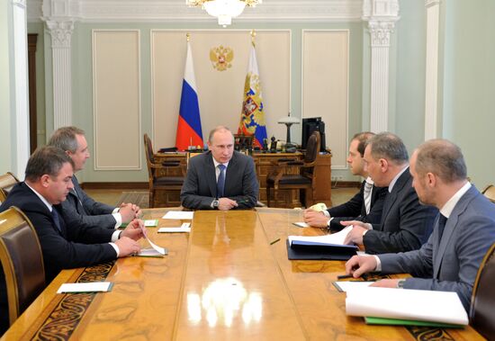 Vladimir Putin chairs meeting on state defense contract pricing