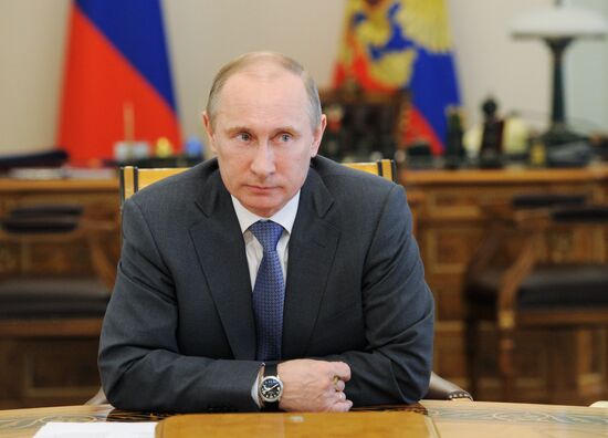 Vladimir Putin chairs meeting on state defense contract pricing