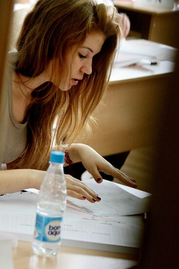 Russian schoolchildren take unified state exam