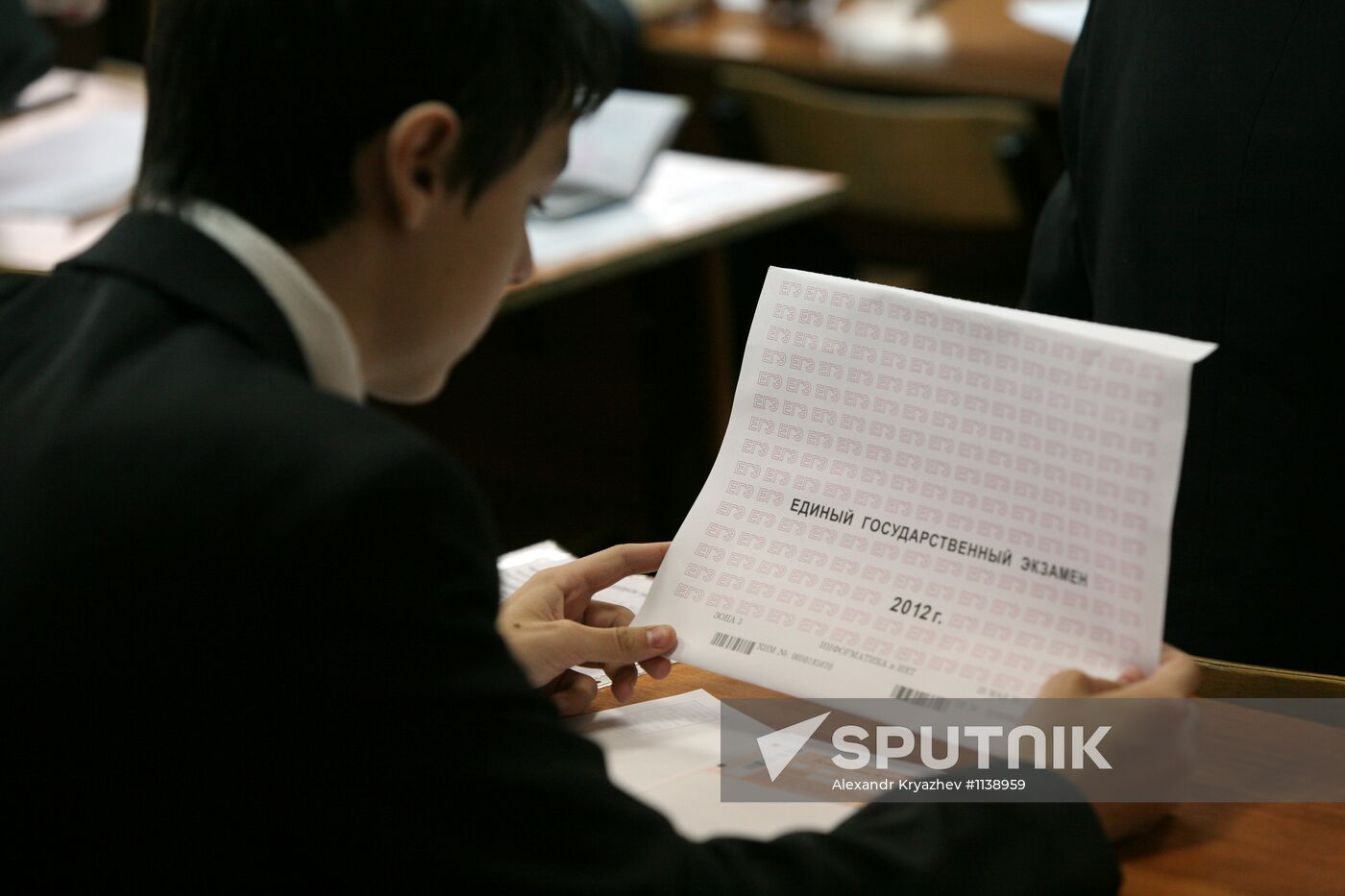 Russian schoolchildren take unified state exam