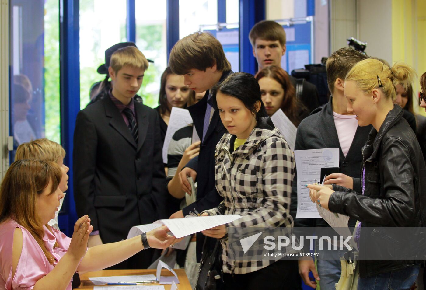 Russian schoolchildren take Unified State Examinations