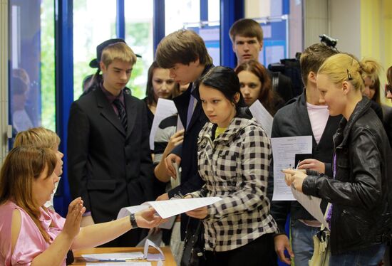 Russian schoolchildren take Unified State Examinations