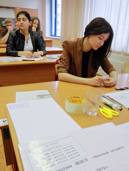 Russian schoolchildren take unified state exam