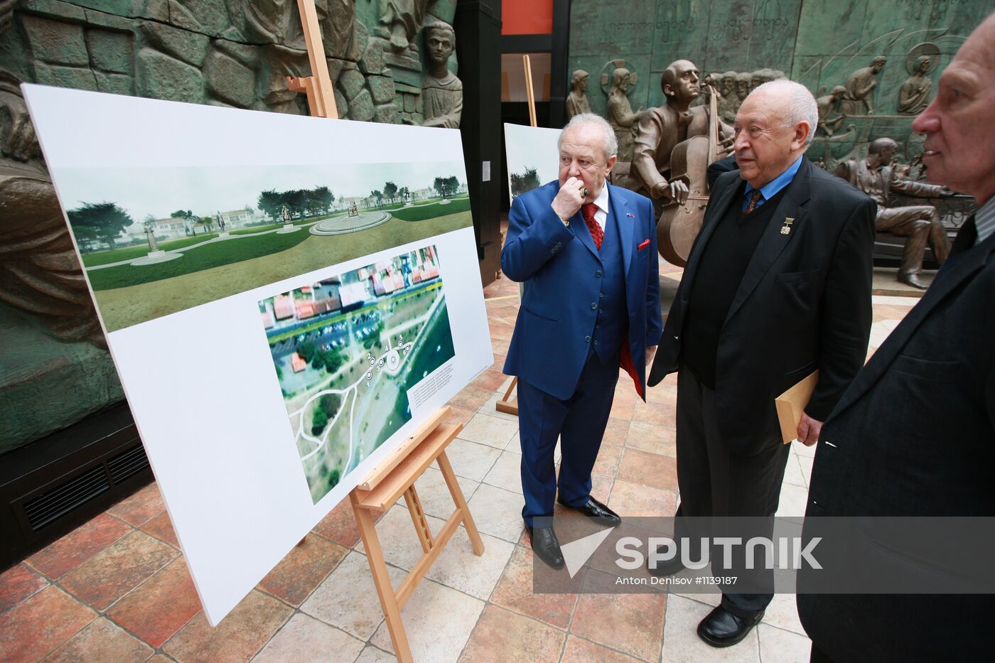 Zurab Tsereteli presents monument to Marina Tsvetaeva in Moscow