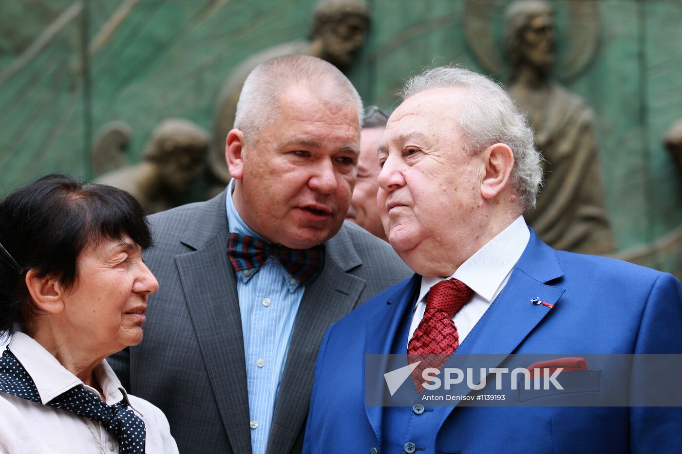 Zurab Tsereteli presents monument to Marina Tsvetaeva in Moscow