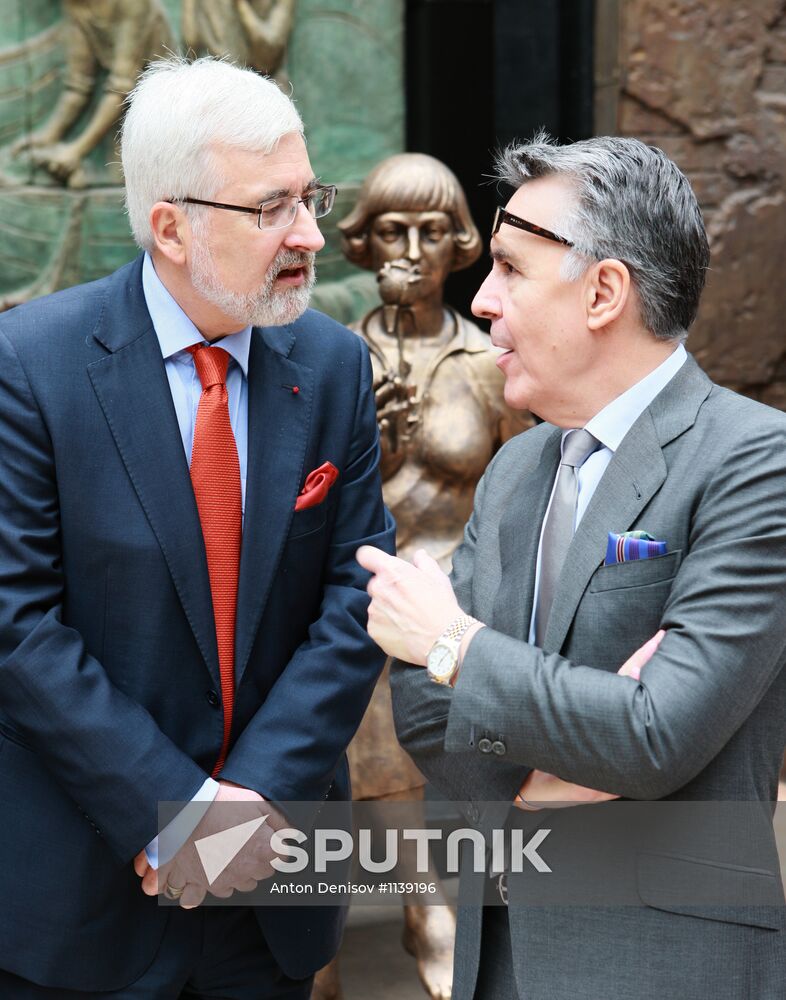 Zurab Tsereteli presents monument to Marina Tsvetaeva in Moscow