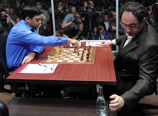 World Chess Championship 2012 match. Day 19