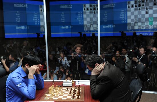 World Chess Championship 2012 match. Day 19