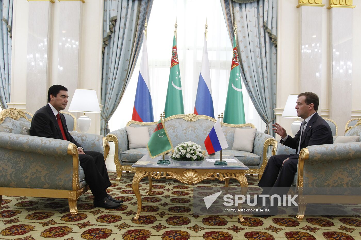 Dmitry Medvedev meets with Gurbanguly Berdymukhamedov