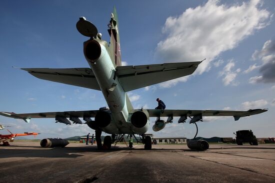 Training flights of army assault aviation in Primorye
