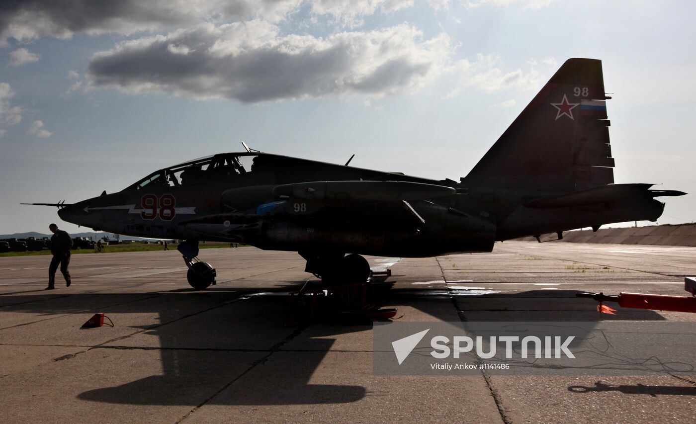 Training flights of army assault aviation in Primorye