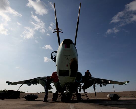 Training flights of army assault aviation in Primorye