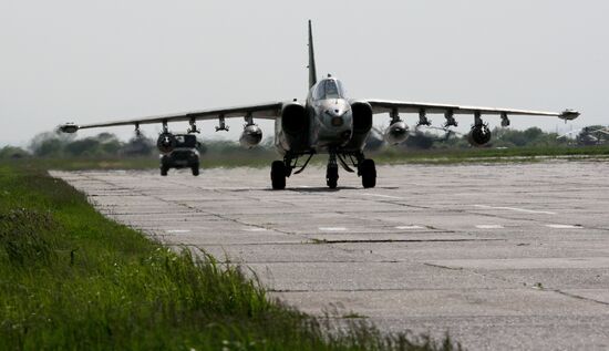 Training flights of army assault aviation in Primorye