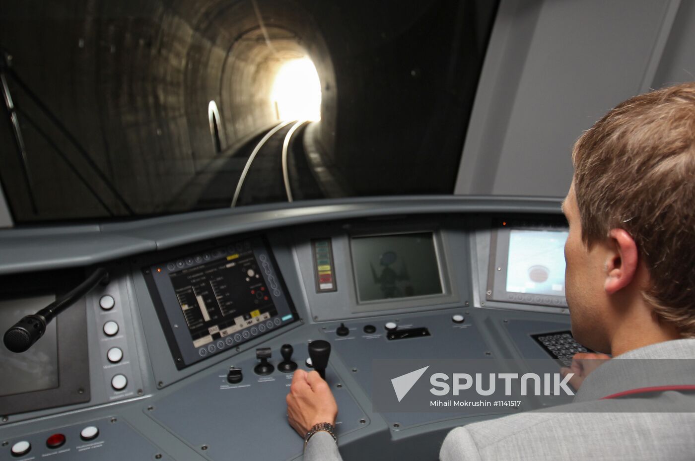 Presentation of electric train "Swallow"