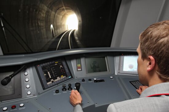 Presentation of electric train "Swallow"