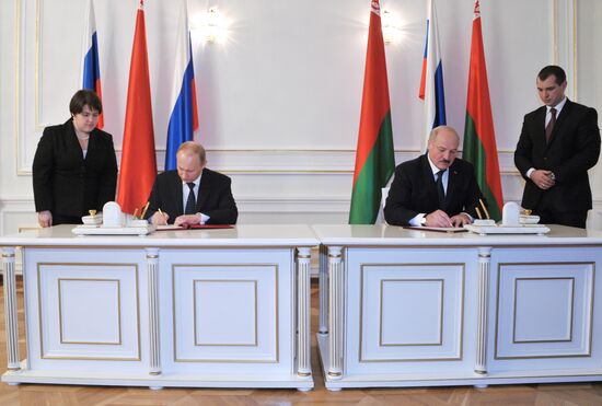 Russian President Vladimir Putin visits Minsk