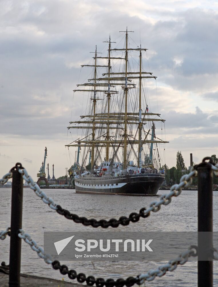 Tall ship sailing vessel "Krusenstern" departs on latest voyage