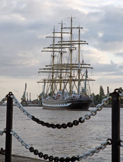 Tall ship sailing vessel "Krusenstern" departs on latest voyage
