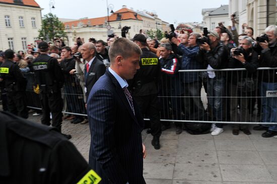 Russian national football team arrive in Warsaw