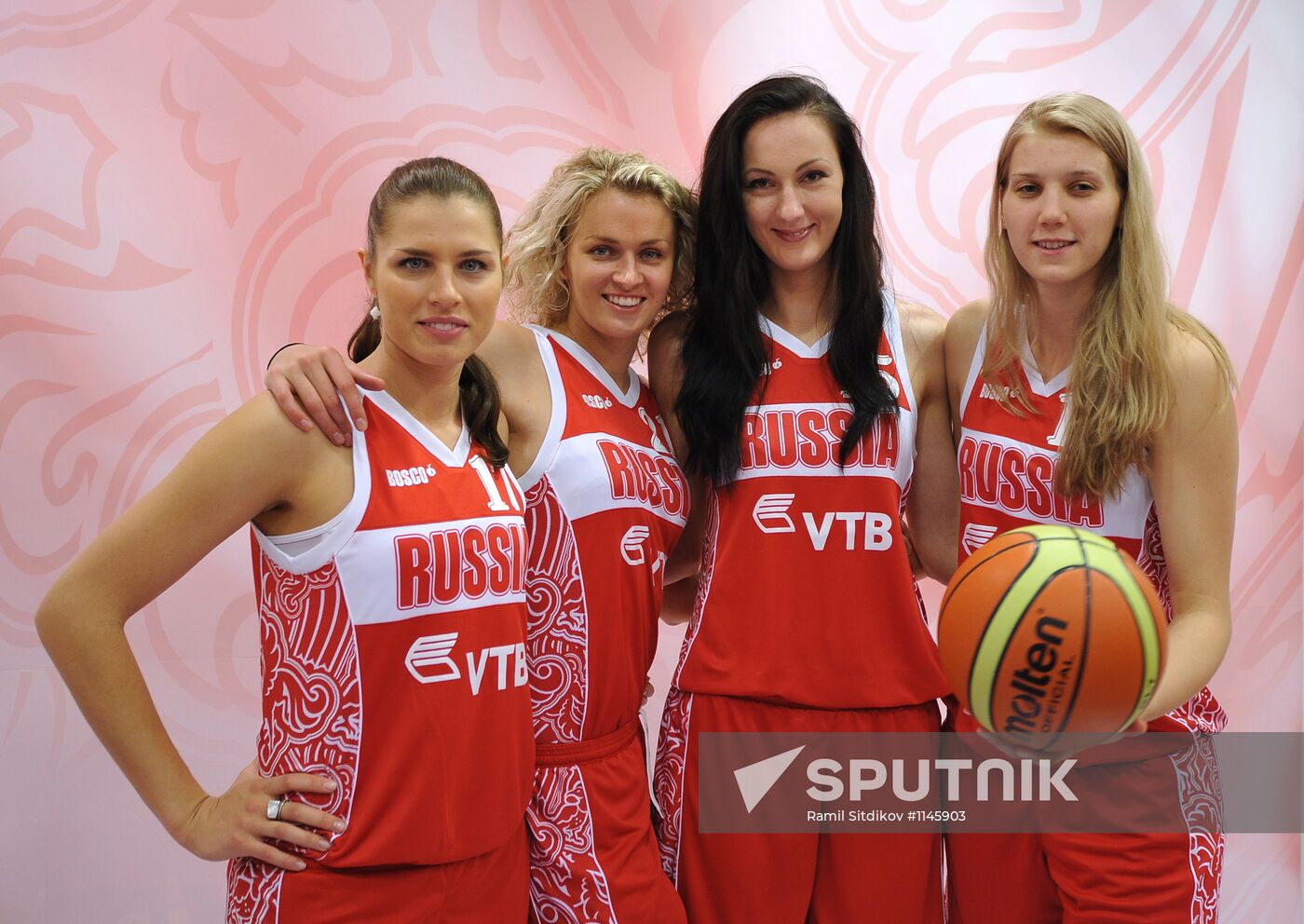 Basketball. Outfitting Russian women's team at Bosco sport