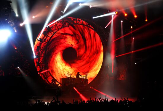 Mötley Crüe performs in Moscow