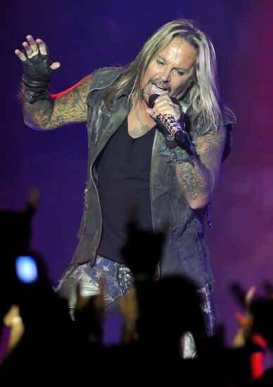 Mötley Crüe performs in Moscow