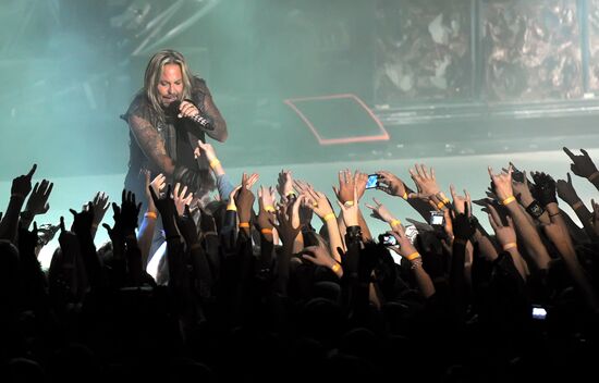 Mötley Crüe performs in Moscow
