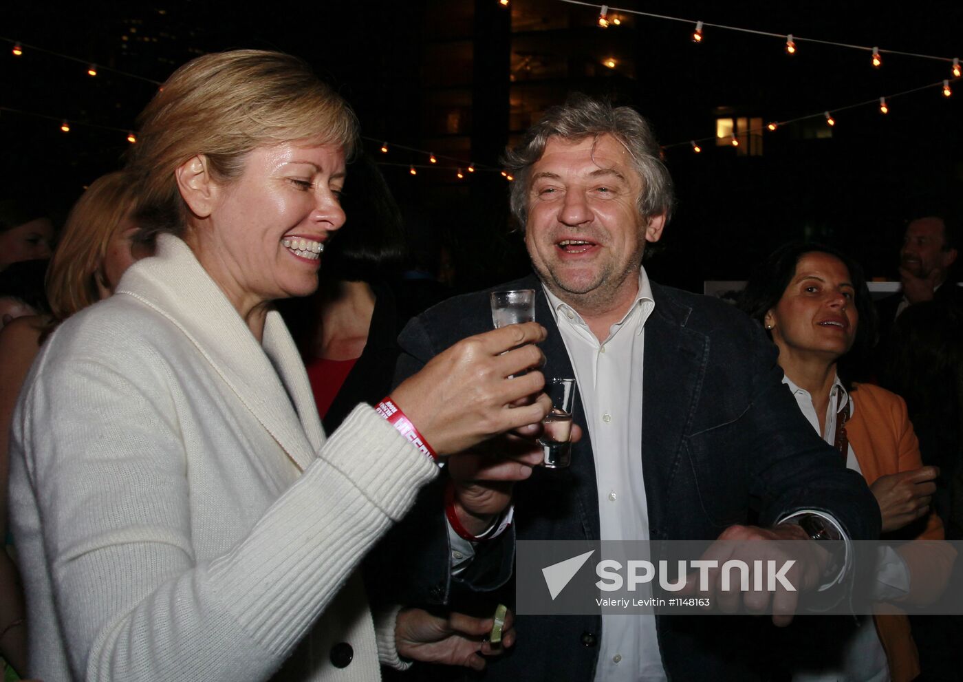 Read Russia Roof party in New York