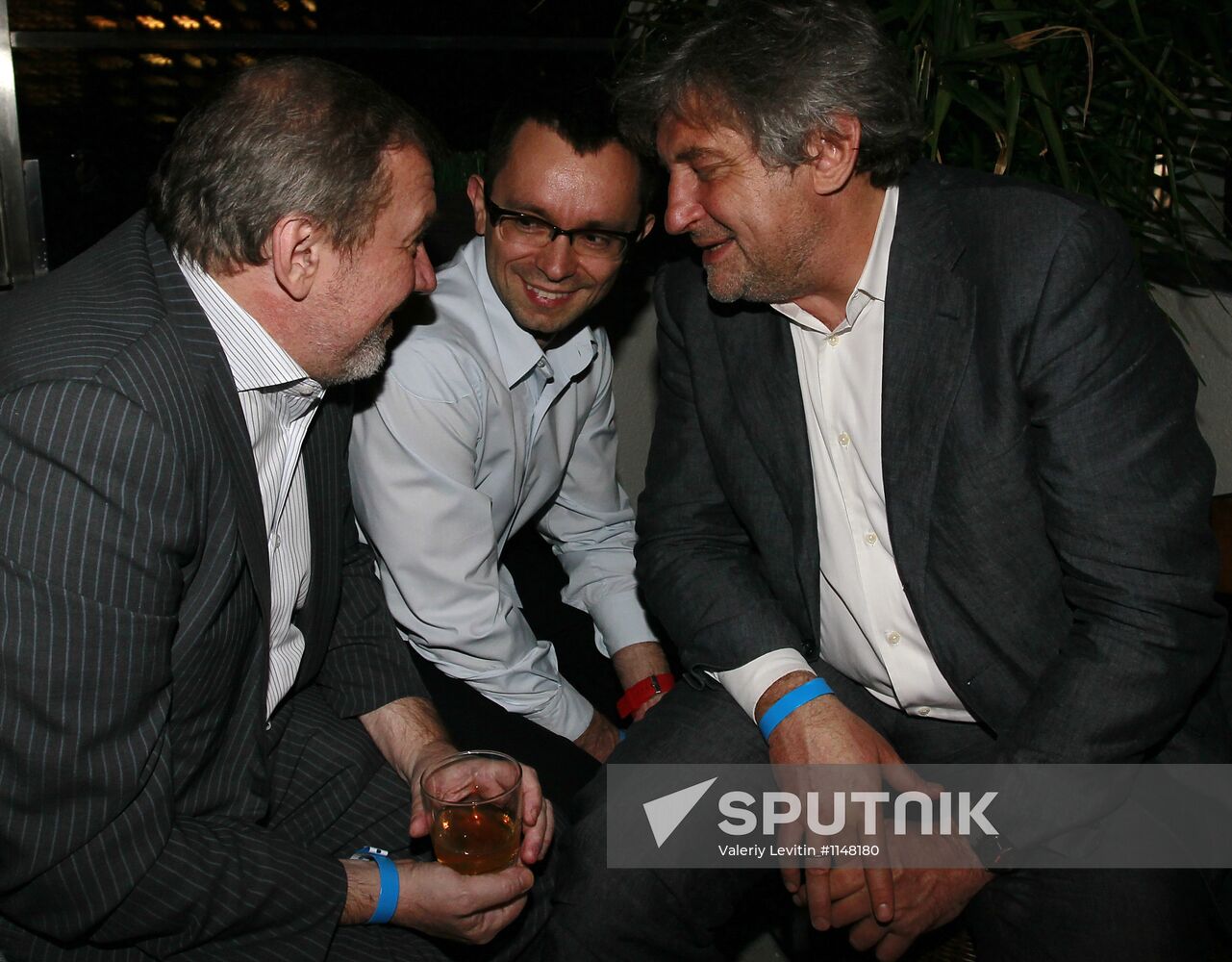 Read Russia Roof party in New York