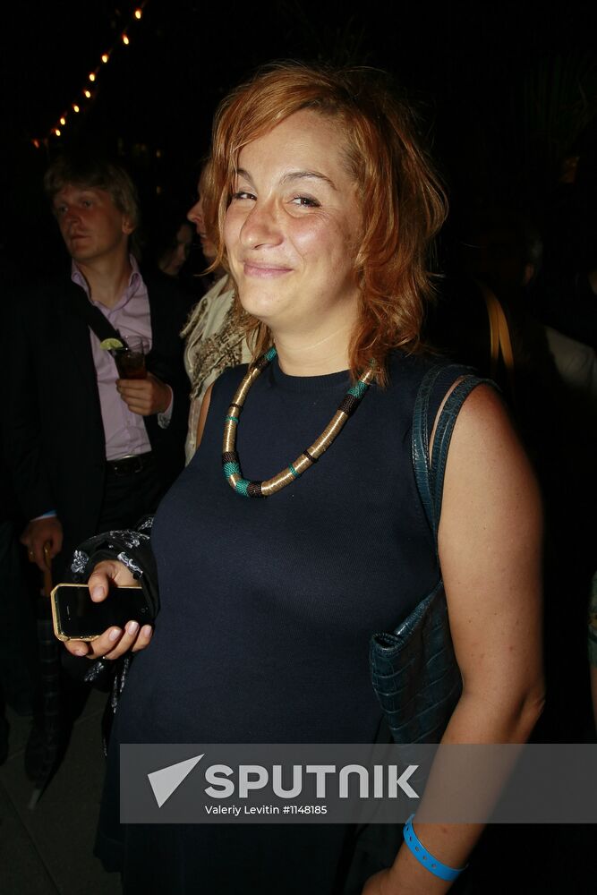 Read Russia Roof party in New York