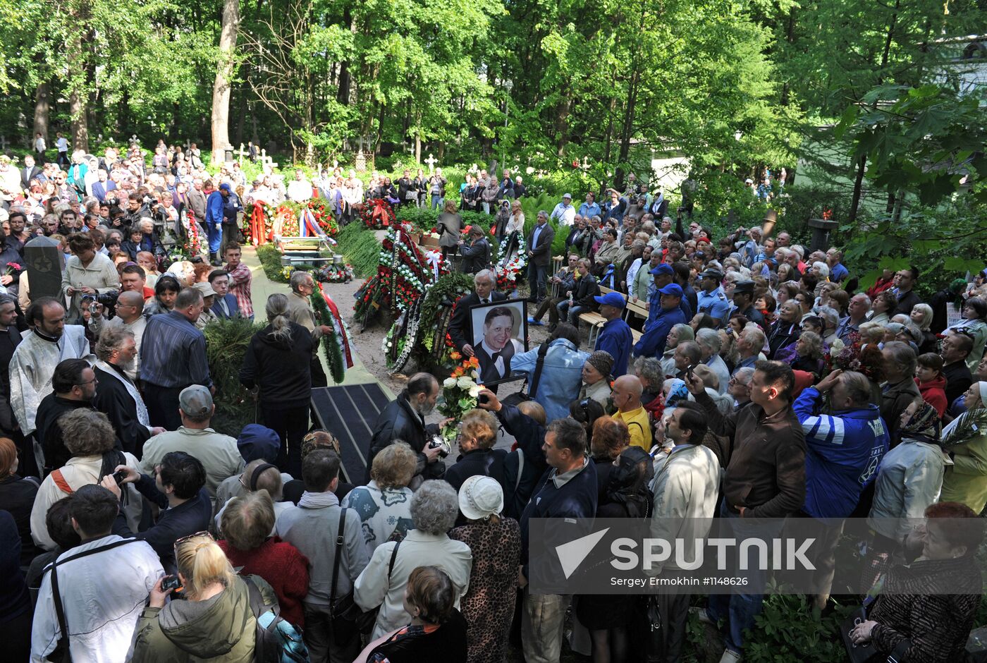 Funeral of singer Edward Gil in St. Petersburg