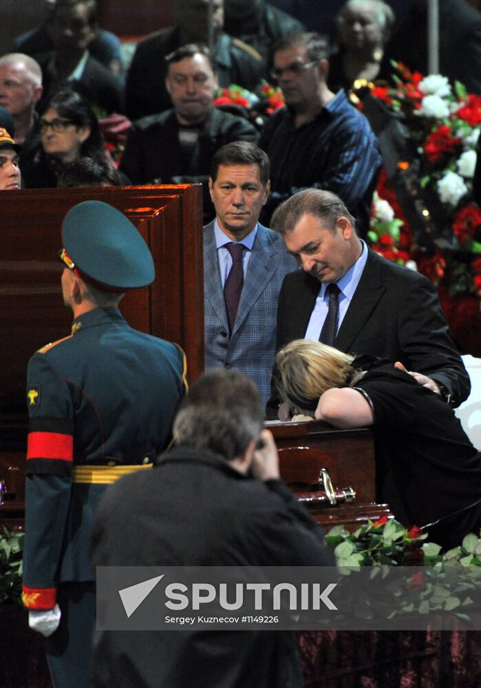 Paying last respects to ice hockey player Vladimir Krutov