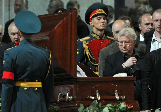 Bidding farewell to hockey player Vladimir Krutov