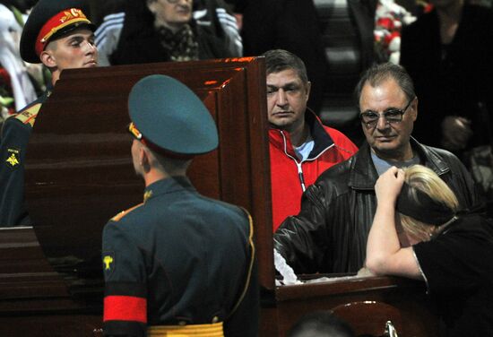 Bidding farewell to hockey player Vladimir Krutov